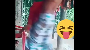 Aunty romance with devar for money